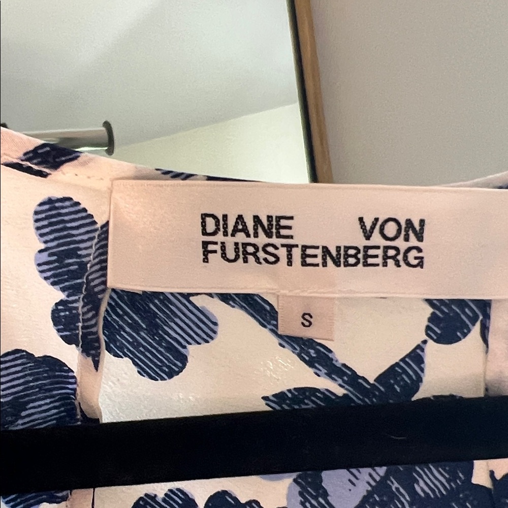 Diane Von Furstenberg Eloise Berries Silk Wrap Dress - Picture 3 of 9